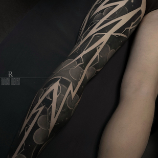 Male Black and Grey Japanese tattoo on Leg #96584 | Tattoo Artist ROMAN MIGURA