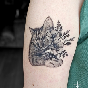 Black and Grey Micro realism tattoo #93991 | Tattoo Artist Claudia Fedorovici