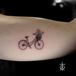 Black Minimalism tattoo #99364 | Tattoo Artist Claudia Fedorovici