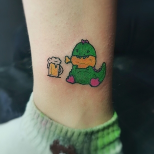 Female Color Sticker tattoo on Leg #101607 | Tattoo Artist Kseniya Pizhevskaya