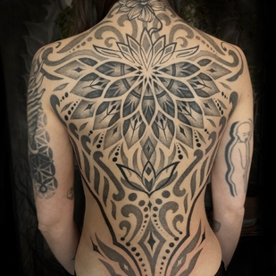 Female Black and Grey Whipshading tattoo on Back #104459 | Tattoo Artist Ioann Leo ( LEO-VAN )