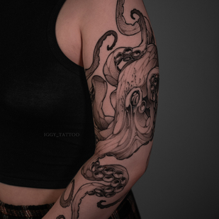 Female Black Graphic tattoo #92333 | Tattoo Artist Igor Hacayuk