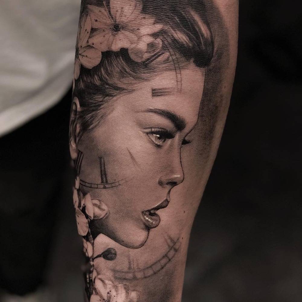 토트 아티스트 알렉산더 올로브, 색상과 흑백 실감 토트, iNKPPL.com에서의 독점 인터뷰 | 러시아 모스크바