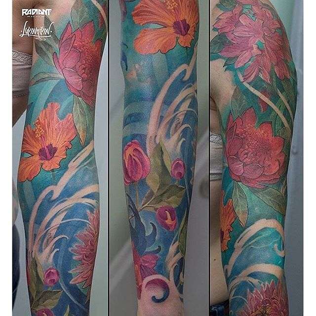 纹身大师安德烈·卢科夫尼科夫色彩纹身抽象