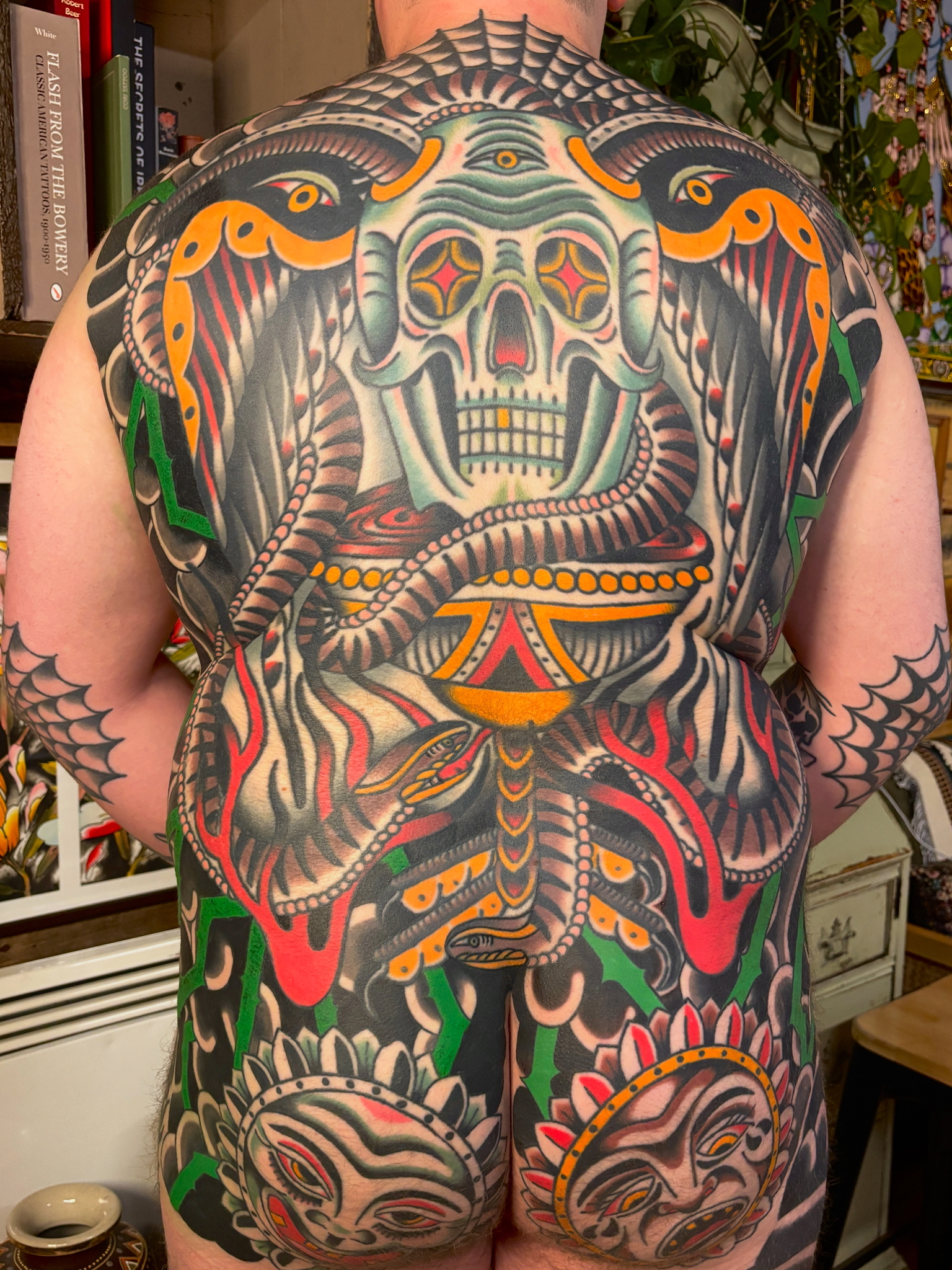 Традиционная татуировка от Tom Lortie