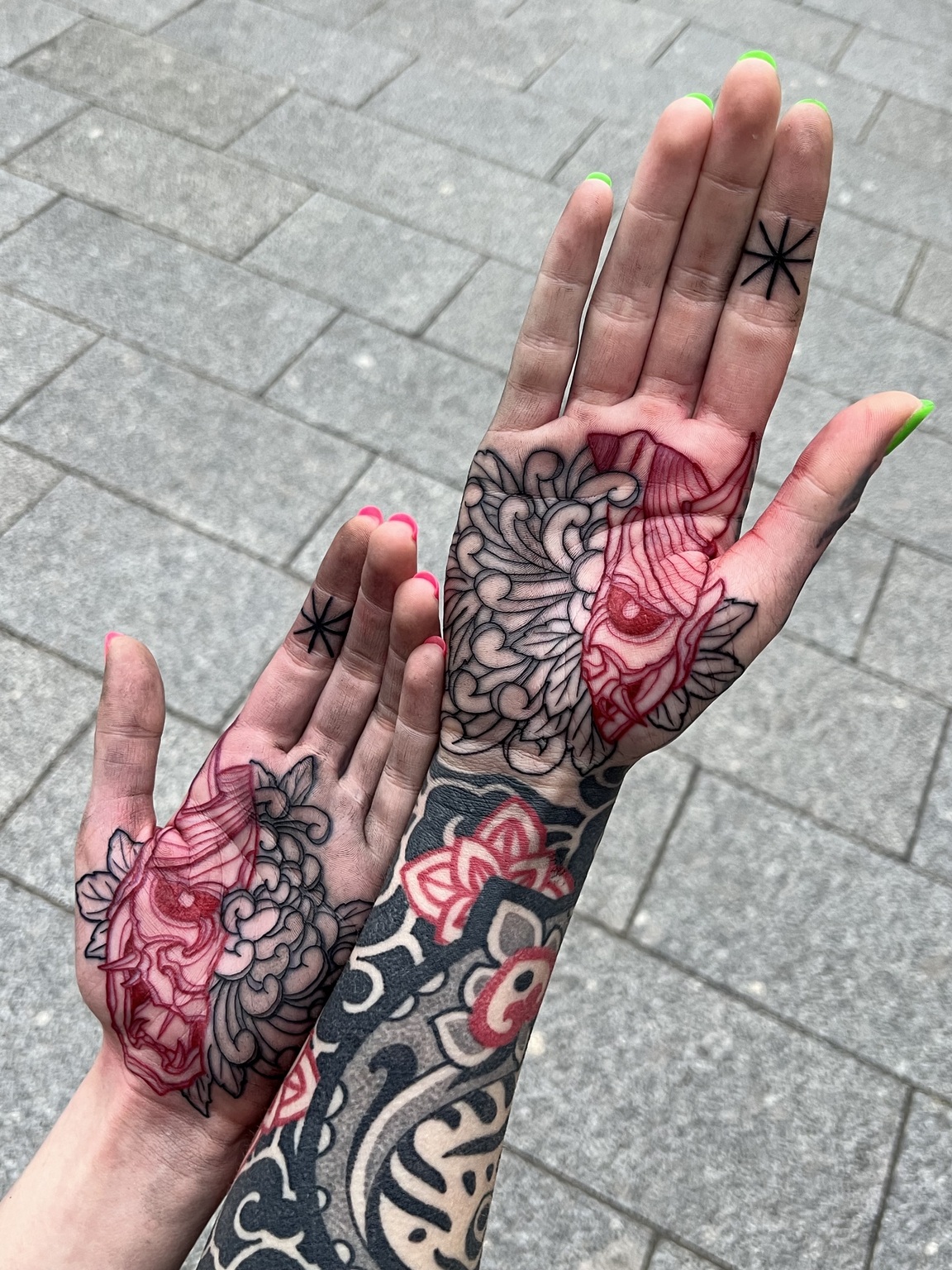 Frederik Heil and the Language of Symbols on the Palms