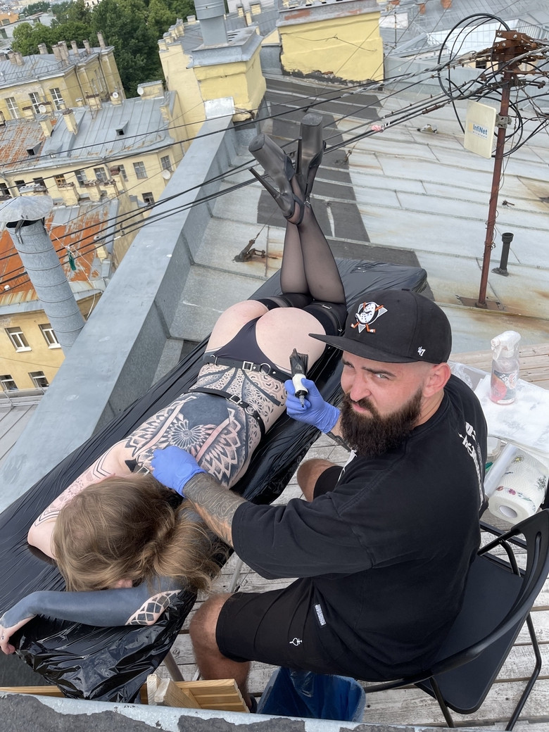 выездные тату перфомансы Дмитрия Палкина