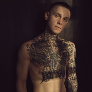 Modelo de tatuajes Eugene Chirkov 
