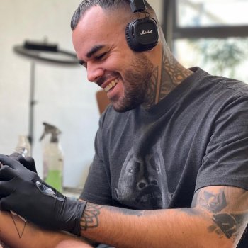 Artista del tatuaje Rodrigo Piedrabuena