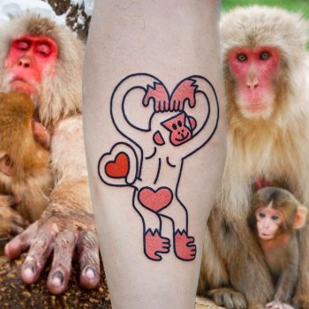 Artista del tatuaje Huh Loves You