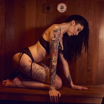 Modelo de tatuajes Lexi lynne