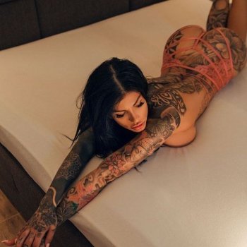 Modelo de tatuajes Meli Lakic