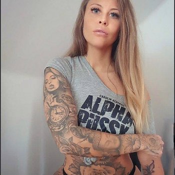 Modelo de tatuajes Christina