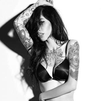 Modelo de tatuajes Karla Blackburn