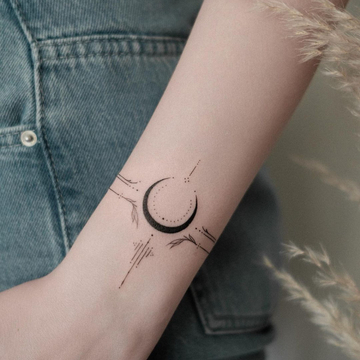 Tatuaje de líneas finas