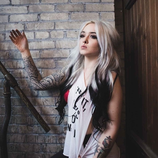 🔥 Fotos sensuales, portafolio de modelo  #5960 Modelo de tatuajes Riley Alessandra