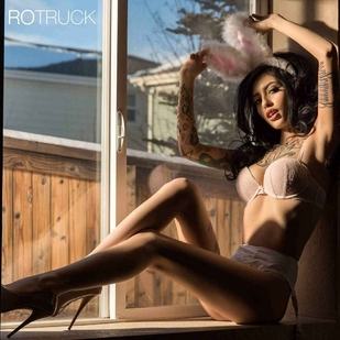 🔥 Fotos sensuales, portafolio de modelo  #6485 Modelo de tatuajes Karla Blackburn