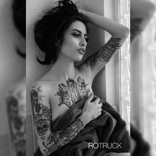 🔥 Fotos sensuales, portafolio de modelo  #6550 Modelo de tatuajes Karla Blackburn