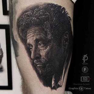 Negro y Gris Realismo tatuaje en Muslo #16216 | Tattoo Artist Andrey Lukyanov