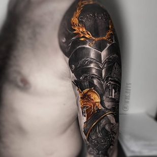 Masculino Negro y Gris Realismo tatuaje en Hombro #62874 | Tattoo Artist Kirill Antique