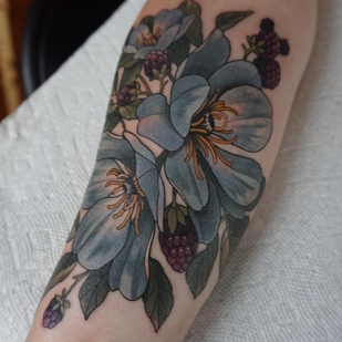 Femenino Color Neo-tradicional tatuaje en Antebrazo #63787 | Tattoo Artist Melise Hill