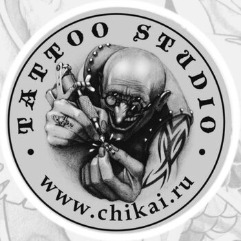 Artista del tatuaje Dmitriy Chikaev