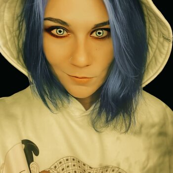 Artista del tatuaje Kseniya Oleynik 