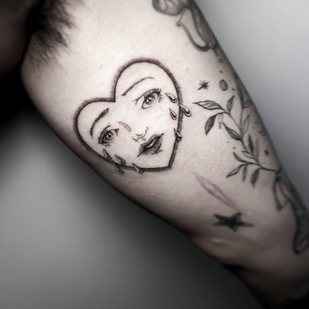 Femenino Negro  tatuaje en Hombro #64033 | Tattoo Artist KathePla