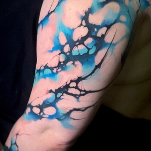 Femenino Color Abstracto tatuaje en Manga #64445 | Tattoo Artist Anton Kovrigin (Yellow Dog)