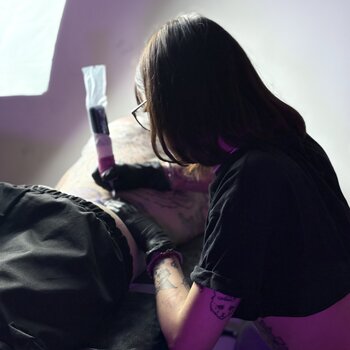 Artista del tatuaje Ekaterina Sysoeva