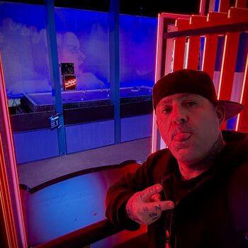 Artista del tatuaje Kevin Bock