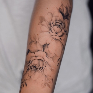 Femenino Negro Botánico tatuaje en Antebrazo #35524 | Tattoo Artist Karolina Szymańska