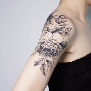 Femenino Negro Botánico tatuaje en Hombro #29775 | Tattoo Artist Silo