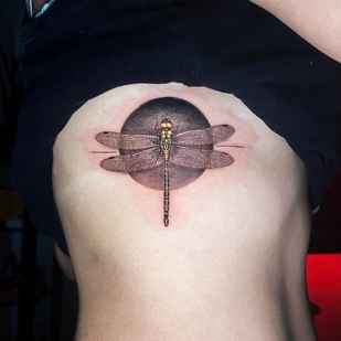 Femenino Negro y Gris Microrealismo tatuaje en Estómago #39404 | Tattoo Artist Kirill Antique