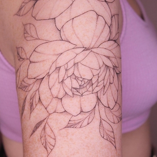 Femenino Negro Fineline tatuaje en Hombro #54107 | Tattoo Artist Anastasiya Kovyazina
