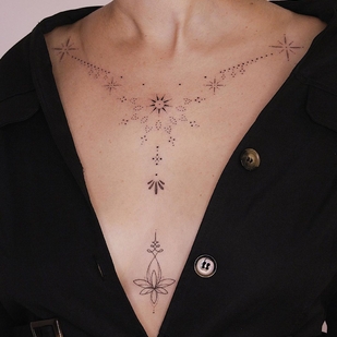 Femenino Negro Fineline tatuaje #54099 | Tattoo Artist Anastasiya Kovyazina