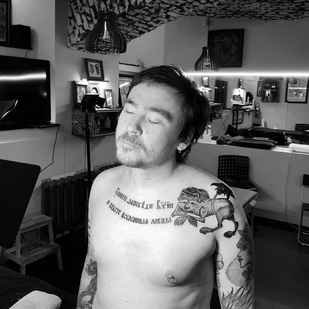 Masculino Negro Estilo del Autor tatuaje en Hombro #54674 | Tattoo Artist Mary Nepostaeva