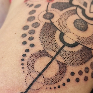 Femenino Negro Ornamental tatuaje en Pierna #67846 | Tattoo Artist Ioann Leo ( LEO-VAN )