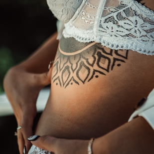 Femenino Negro Blackwork tatuaje en Estómago #67994 | Tattoo Artist Ioann Leo ( LEO-VAN )