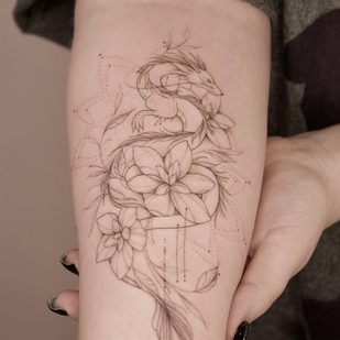 Femenino Negro Fineline tatuaje en Antebrazo #69646 | Tattoo Artist Anastasiya Kovyazina