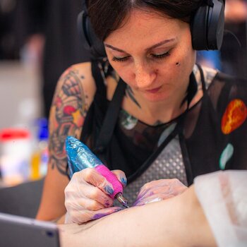 Artista del tatuaje Galina Simakina