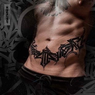 Masculino Negro Lettering tatuaje en Estómago #55681 | Tattoo Artist Igor Klimin
