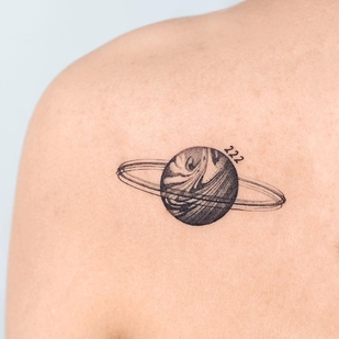 Femenino Negro Miniatura tatuaje en Espalda #56867 | Tattoo Artist Choi Yun