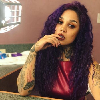 Modelo de tatuajes Liryc