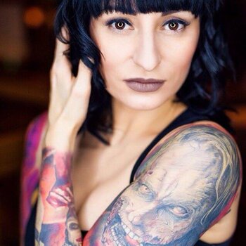 Modelo de tatuajes Dekteva Tatyanka