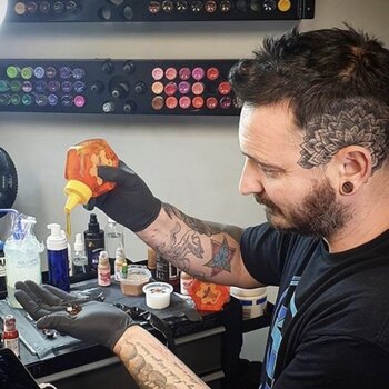 Artista del tatuaje Craig Startin