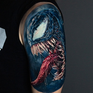 Masculino Color Realismo tatuaje en Hombro #42110 | Tattoo Artist Andrey Indigo