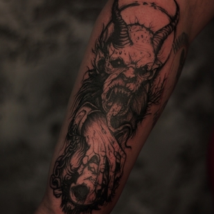 Femenino Negro Horror tatuaje en Muñeca #73521 | Tattoo Artist Alexander Rebel