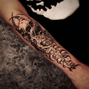 Masculino Negro Horror tatuaje en Muñeca #73519 | Tattoo Artist Alexander Rebel