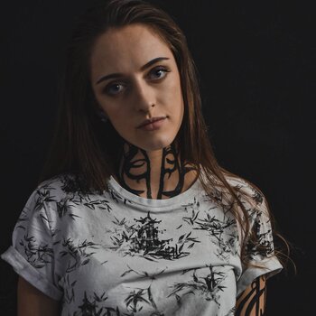 Artista del tatuaje Katerina Savchenko